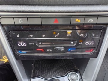 Volkswagen T-Roc I SUV Facelifting 1.5 TSI ACT 150KM 2022 Volkswagen T-Roc 1.5 TSI 150KM Life KameraVirtualGrzane FoteleAndroidSalon, zdjęcie 19