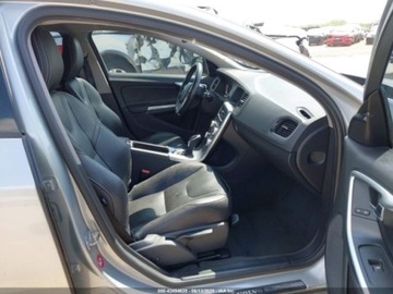 Volvo S60 III 2018 Volvo S60 2018 Volvo S60 T5 FWD Dynamic 2.0 Benzyna 240KM, zdjęcie 4