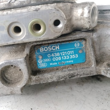 AUDI 80 B3 1.8 ТОПЛИВОРАСПРЕДЕЛИТЕЛЬ 026133353 BOSCH