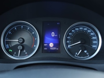 Toyota Corolla XI Sedan 1.6 Valvematic 132KM 2016 Toyota Corolla 1.6 Valvematic, Salon Polska, zdjęcie 10