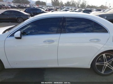 Mercedes Klasa A W177/V177 2022 Mercedes-Benz Klasa A 2022 Mercedes-Benz A-Class A 220 Sedan 2.0 Benzyna, zdjęcie 12