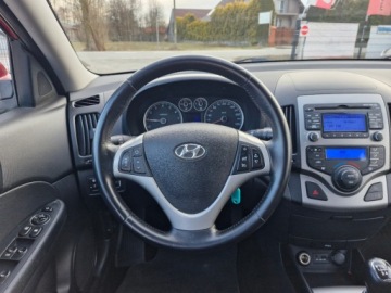Hyundai i30 I CW Facelifting 1.4 DOHC 109KM 2011 Hyundai i30 Jak nowy 190 tys km z Niemiec pierwszy wlasciciel 1.4 benzyna, zdjęcie 23