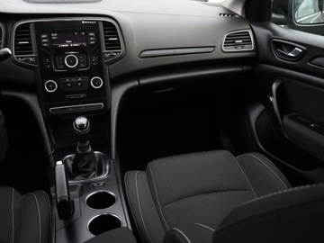 Renault Megane IV Hatchback 5d 1.3 TCe 140 FAP 140KM 2019 Renault Megane 1.3 TCe, Salon Polska, Klima, zdjęcie 7