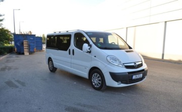 Opel Vivaro A Combi L1 2.0 CDTI 115KM 2014 Opel Vivaro L2H1 2.0 DCI 9 osobowy Nawigacja TOMTOM Klimatyzacja 2.0 115KM, zdjęcie 19