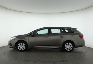 Toyota Avensis III Wagon Facelifting 2015 1.6 D-4D 112KM 2016 Toyota Avensis 1.6 D-4D, Salon Polska, Klima, zdjęcie 2