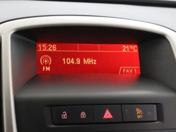 Opel Astra J Hatchback 5d 1.4 Turbo ECOTEC 140KM 2011 Opel Astra 1.4 T, Klima, Tempomat, Parktronic,ALU, zdjęcie 11