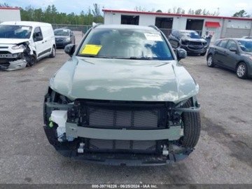 Volvo XC40 2024 Volvo XC 40 2024r, B5, Plus Dark, 2.0L, 4x4 2.0 Benzyna 247KM, zdjęcie 2