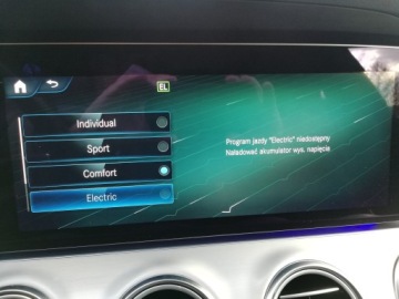 Mercedes Klasa E W214 Sedan Plug-In 2.0 300de 313KM 2023 Mercedes-Benz E 300e 4 Matic Hybryda Plug-in, zdjęcie 24