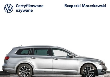 Volkswagen Passat B8 Variant Facelifting 2.0 TSI 190KM 2022 Volkswagen Passat 2.0 TSI 190KM DSG Elegance Reflektory Matrix Szyba przed, zdjęcie 3