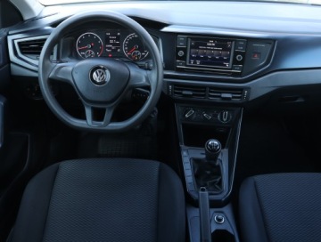 Volkswagen Polo VI Hatchback 5d 1.0 MPI 75KM 2018 VW Polo 1.0, Salon Polska, VAT 23%, Klima, zdjęcie 6