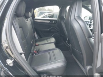 Porsche Cayenne III 2022 Porsche Cayenne 2022 PORSCHE CAYENNE COUPE PLATINUM EDITION 3.0 Benzyna, zdjęcie 13