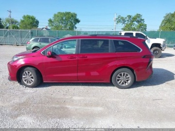 Toyota Sienna III 2022 Toyota Sienna LE 2022 2.5l 2.5 Hybryda 189KM, zdjęcie 2