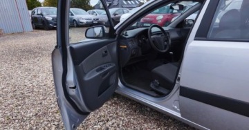 Kia Rio II Sedan 1.4 i 16V 97KM 2009 Kia Rio Kia Rio 1.4 Benzyna 97KM, zdjęcie 13