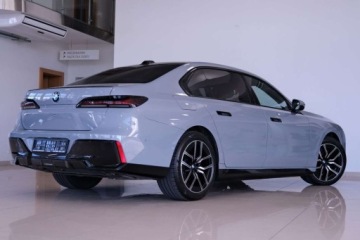 BMW Seria 7 G70 2023 BMW Seria 7 3.0 Hybryda 394KM, zdjęcie 11