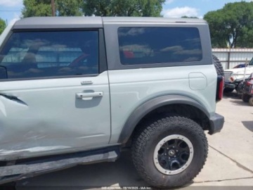 Ford 2023 Ford Bronco 2023 Ford Bronco Base 2 Door Advanced 4x4 2.3 Benzyna 275KM, zdjęcie 4