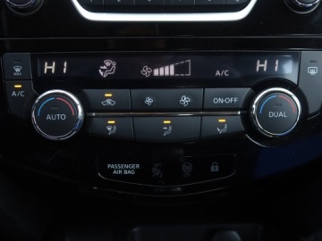 Nissan Qashqai II Crossover 1.2 DIG-T 115KM 2016 Nissan Qashqai 1.2 DIG-T, Salon Polska, zdjęcie 12