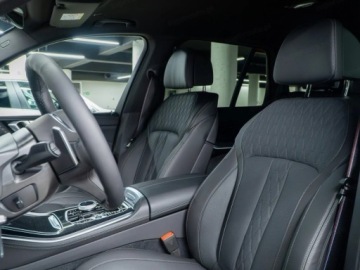 BMW X5 G05 SUV Plug-In Facelifting 3.0 50e 490KM 2026 BMW X5 xDrive50e Individual Edition Suv 3.0 (489KM) 2026, zdjęcie 5