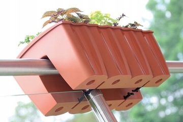 БАЛКОННЫЙ ЦВЕТОЧНЫЙ ГОРШОК ДЛЯ ПОДВЕСНОЙ БАЛЮСТРАДЫ 18Л