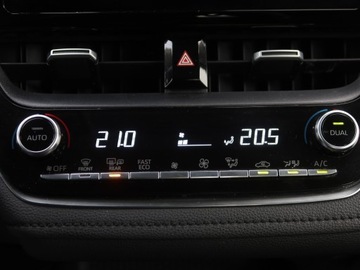 Toyota Corolla XII Sedan 1.5 VVT-i 125KM 2022 Toyota Corolla 1.5 VVT-i, Salon Polska, zdjęcie 12