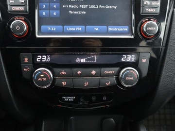 Nissan Qashqai II Crossover 1.2 DIG-T 115KM 2015 Nissan Qashqai 1.2 DIG-T, Salon Polska, Klima, zdjęcie 12