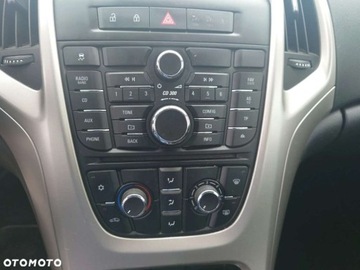 Opel Astra J Sports Tourer 1.4 Turbo ECOTEC 120KM 2011 Opel Astra Opel Astra 1.4 Turbo Color Edition 1.4 Benzyna 120KM, zdjęcie 8