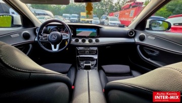 Mercedes Klasa E W213 Kombi 2.0 220d 194KM 2020 Mercedes-Benz Klasa E Niski przebieg Idealne bogata wersja AUTOMAT 2.0, zdjęcie 35