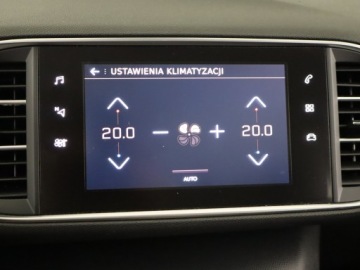 Peugeot 308 II Hatchback Facelifting 1.2 PureTech 130KM 2018 Peugeot 308 1.2 PureTech, Salon Polska, zdjęcie 15