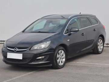 Opel Astra J Sports Tourer Facelifting 1.6 CDTI  136KM 2015 Opel Astra 1.6 CDTI, Navi, Klima, Klimatronic, zdjęcie 1