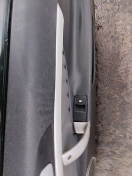 DVEŘE PRAVÝ PŘEDNÍ ALFA ROMEO BRERA