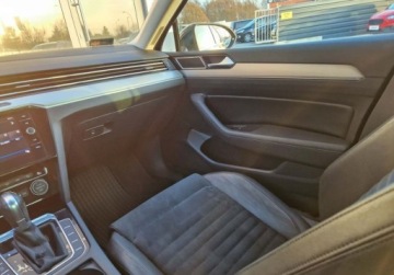 Volkswagen Passat B8 Limousine 1.8 TSI BlueMotion Technology 180KM 2017 Volkswagen Passat 1,8 TSI 180 KM Automat DSG Salon PL ASO Highline, zdjęcie 18