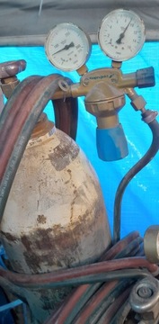 Кислородные цилиндры + ацетилен + сварные аксессуары