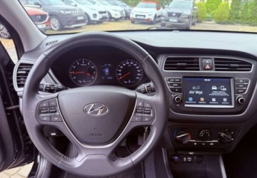 Hyundai i20 II Hatchback 5d Facelifting KAPPA 1.2 MPI 84KM 2018 Hyundai i20 Rezerwacja 1.2 Benzyna 84KM, zdjęcie 6