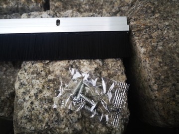 ЩЕТОЧНАЯ УПЛОТНИТЕЛЬНАЯ ПОЛОСКА ДВЕРИ 1М 24ММ