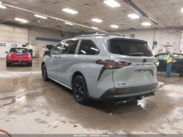 Toyota Sienna III 2025 Toyota Sienna Woodland Edition 2025 2.5 Hybryda 245KM, zdjęcie 3