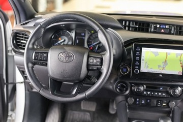 Toyota Hilux VIII Podwójna kabina Facelifting 2.8 D-4D 204KM 2023 Toyota Hilux 2.8 D-4D Double Cab Invincible 4x4 aut 2.8 Diesel 204KM, zdjęcie 5