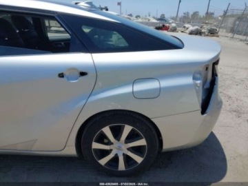 Toyota 2016 Toyota Mirai 2016 Toyota Mirai 4dr Sdn 2.0 Benzyna 247KM, zdjęcie 16