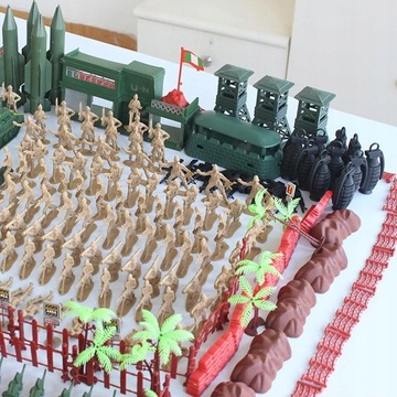 Игровой набор армейских фигурок 520 пластиковых солдатиков диаметром 5 см