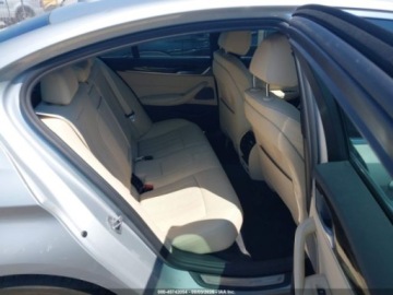 BMW Seria 5 G30-G31 2021 BMW Seria 5 530e, 2021r., 2.0L 2.0 Benzyna 181KM, zdjęcie 9
