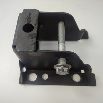 КРЕПЛЕНИЕ ПРУЖИНЫ RENAULT MASTER OPEL MOVANO NISSAN NV400 552020006R
