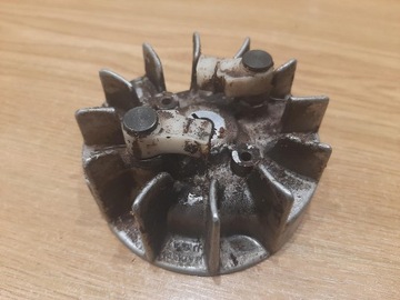 OLEO-MAC 234F МАГНИТНОЕ КОЛЕСО