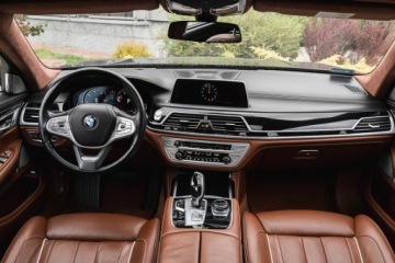 BMW Seria 7 G11-G12 Sedan 750i 450KM 2016 BMW G12 750Li xDrive Individual, zdjęcie 7