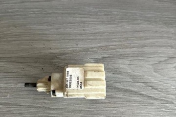 SENZOR PEDÁLU BRZDY VW TRANSPORTER V (T5) FURGON 8E0927189B 2.5L DIESEL