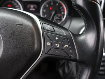 Mercedes Klasa A W176 Hatchback 5d Facelifting 180 122KM 2015 Mercedes A A 180, Skóra, Navi, Klima, Parktronic, zdjęcie 20