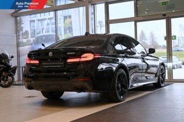 BMW Seria 5 G30-G31 2022 BMW Seria 5 540i xDriveFV23Adaptacyjne Reflektory LEDPakiet Sportowy M, zdjęcie 17