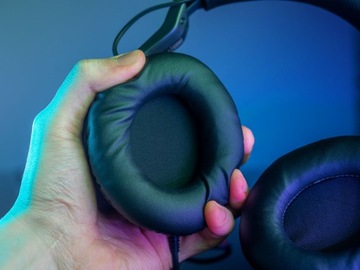 НАКЛАДНЫЕ НАУШНИКИ ROCCAT С ПРОВОДНЫМ МИКРОФОНОМ