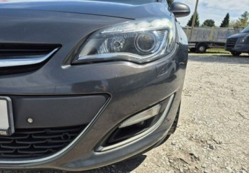 Opel Astra J Sports Tourer Facelifting 1.6 Turbo ECOTEC 180KM 2013 Opel Astra Salon Full wersja 180KM Model 2014 1.6 Benzyna 180KM, zdjęcie 6