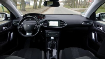 Peugeot 308 II SW 1.2 PureTech 130KM 2015 308 .. Panorama .. Ledy .. Nawigacja .. Kamera .. 2 x PDC .. Klimatronik ., zdjęcie 11
