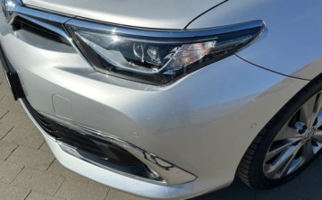Toyota Auris II Hatchback 5d Facelifting 1.8 Hybrid 136KM 2016 Toyota Auris II Lift, 2016R, Bezwypadkowa, Automat, Zarejestorwana w PL, V, zdjęcie 13