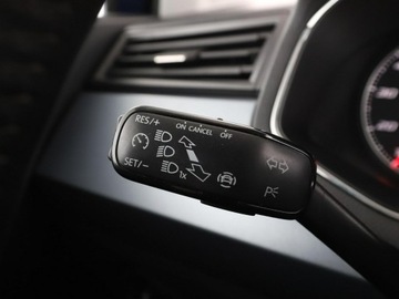 Seat Arona Crossover 1.0 EcoTSI 95KM 2019 Seat Arona navigacja klimatyzacja czujniki, zdjęcie 31