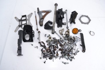 Śruby stelaż wypełnienie YAMAHA FJR 1300 16-